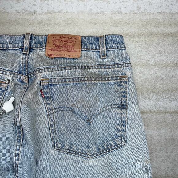 Vintage Levis Jeans 505 Regular Straight Fit Light Wash Denim Made in USA 90s - Picture 3 of 5